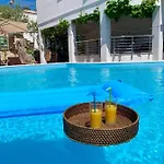 Andela Hotel