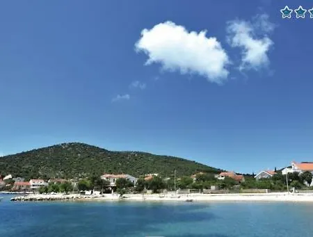 Andela Hotel 4*