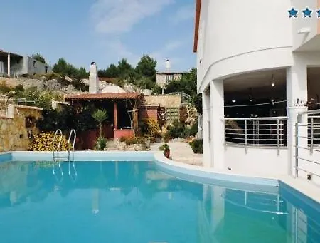 Andela Hotel